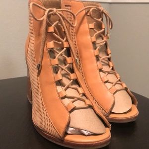 Aldo strappy camel heels